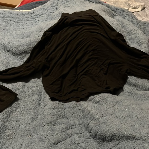 Black turtleneck crop top - Picture 2 of 3